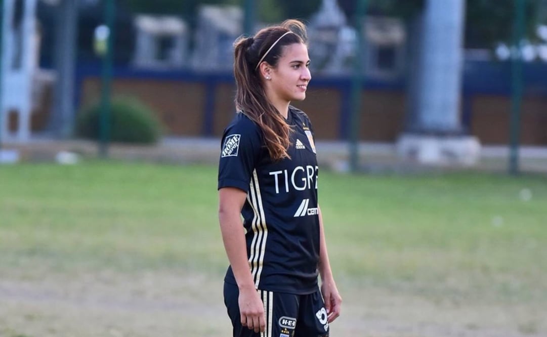 Twitter (@nayeRangel7)