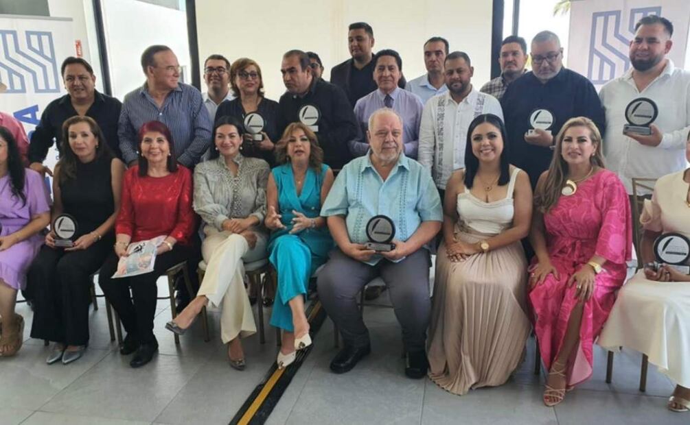 Dieciocho periodistas de Sinaloa fueron galardonados por su largo desempeño en el periodismo (07/06/2025). Foto: Especial