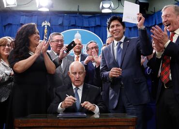California se compromete a producir 100% energía limpia en 2045