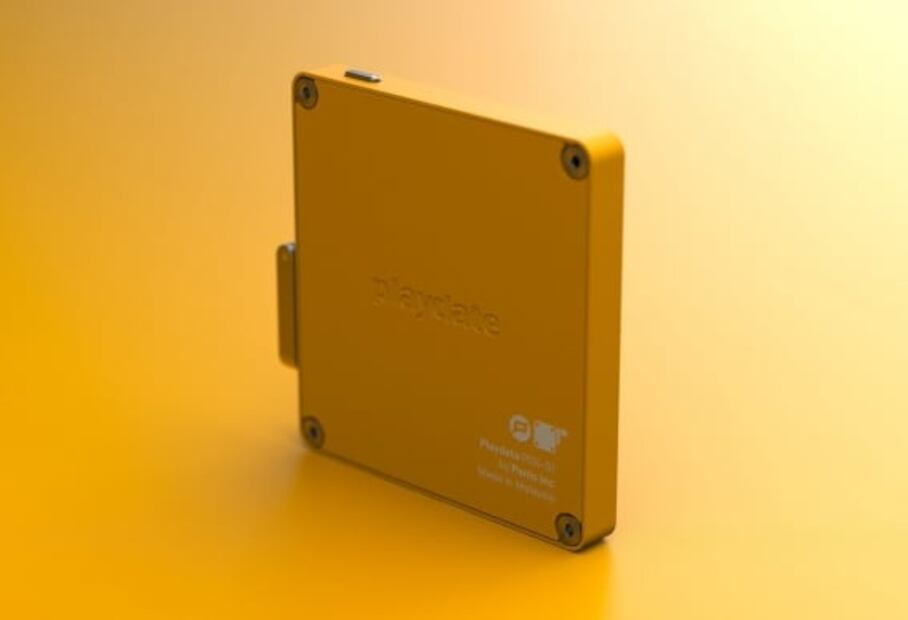 Así es Playdate, una original consola portátil con manivela