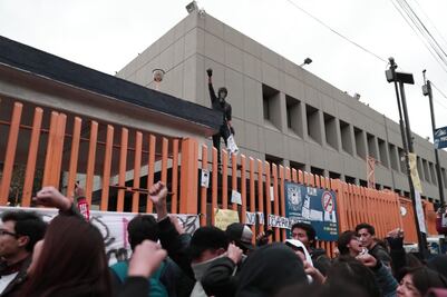 Inician paro de 24 horas en Prepa 8 por caso de Marco Antonio Sánchez Flores