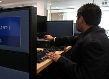 Maestro de SLP enfrentará proceso por pornografía infantil