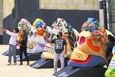 Regresa la exposición Fridacráneos a CDMX por Día de Muertos
