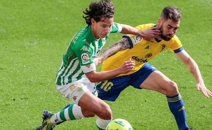 Real Betis criticado por la ausencia de Diego Lainez