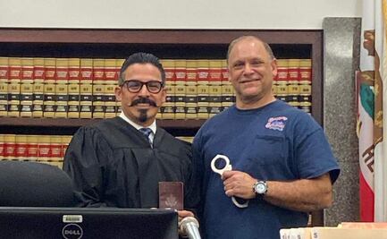 Hijo de “Kiki” Camarena ahora es juez; desempolva las esposas de su padre para usarlas contra Caro Quintero, ya entregado en EU