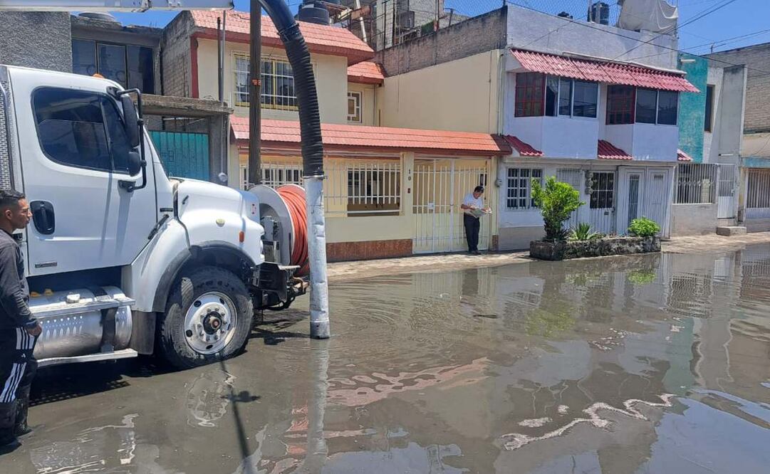 Las intensas lluvias que cayeron sobre el Estado de México, dejaron severas inundaciones y a decenas de personas afectadas en Ecatepec y Ocoyoacac. Foto: Especial
