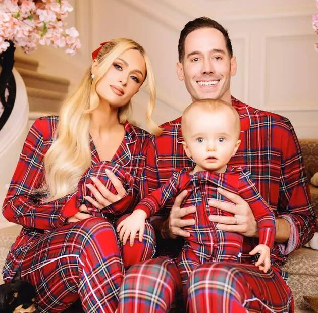 Paris Hilton posa para la revista People por primera vez con su familia. Fotos: People.