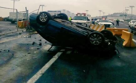 Reportan un lesionado tras volcadura en segundo piso de Periférico