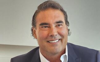 Eduardo Yáñez cambia el Uber… por patrulla