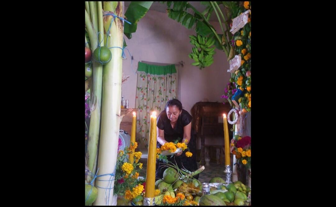 Juchitecas celebran el Xandu' para recibir a los muertos. (Foto: Alberto López / El Universal)