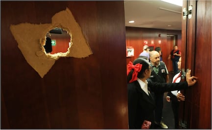 VIDEOS y FOTOS: Así se vio el portazo al Senado de manifestantes durante discusión de la reforma judicial