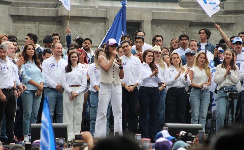Alessandra Rojo de la Vega convocó a miles de personas para este acto.
Foto: Especial.