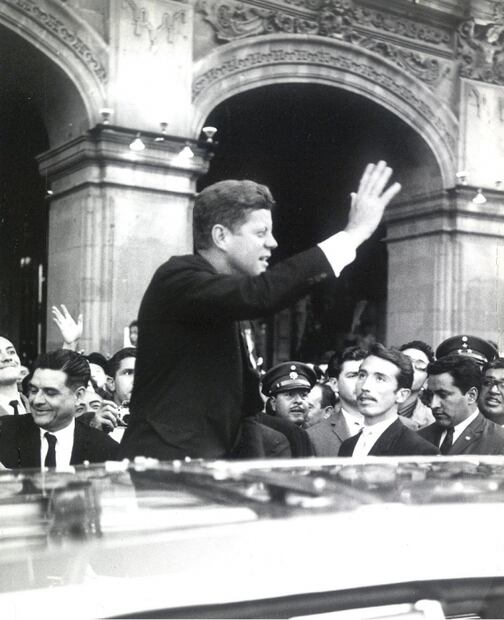 De la emoción por ver a John F. Kennedy en la Ciudad de México, un hombre murió de un infarto