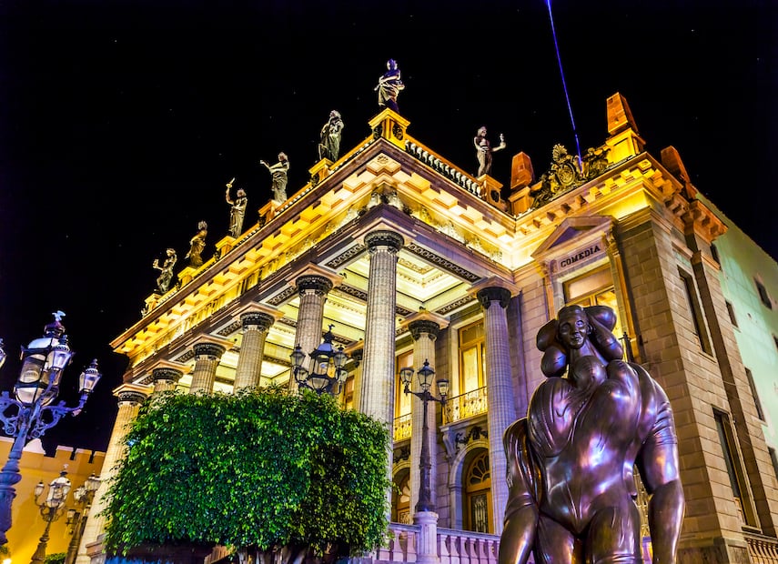 Visita el Teatro Juárez en Guanajuato. (Foto: Istock)