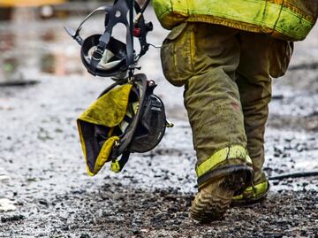 Hombres encapuchados incendian oficinas de verificentro en Celaya; causan lesiones a elemento de la Guardia Nacional