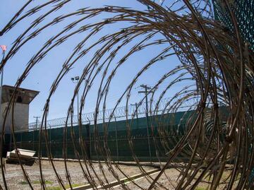 Demandan a gobierno de Trump para evitar que envíe a 10 migrantes a Guantánamo; “no son criminales”, afirman