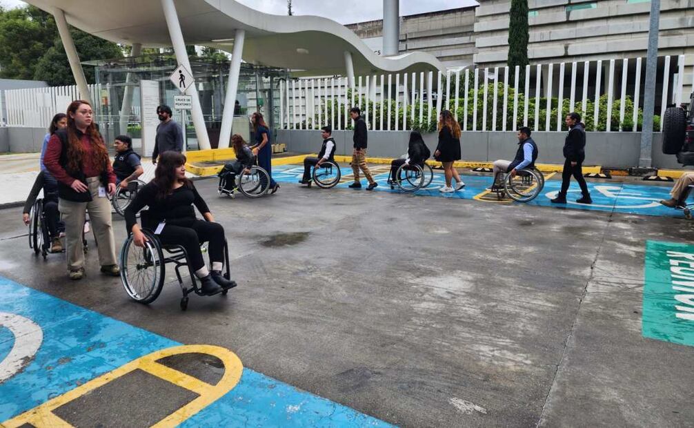 Personal del C5 fue parte del curso Toma de Conciencia e Inclusión, el cual fue impartido por el Instituto de las Personas con Discapacidad.
Foto: Especial.