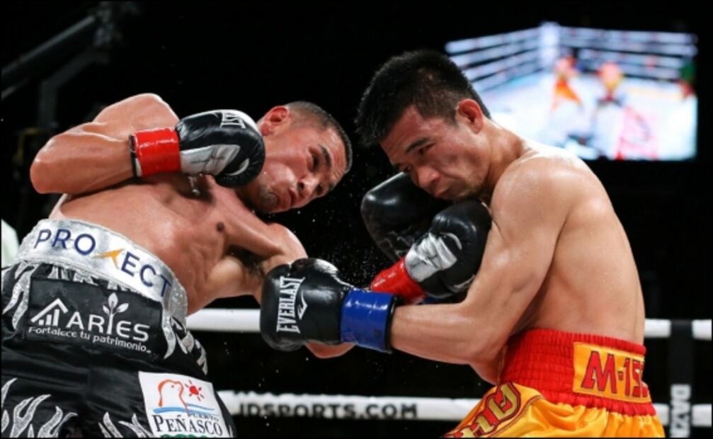 El "Gallo" Estrada es nuevo campeón supermosca del CMB