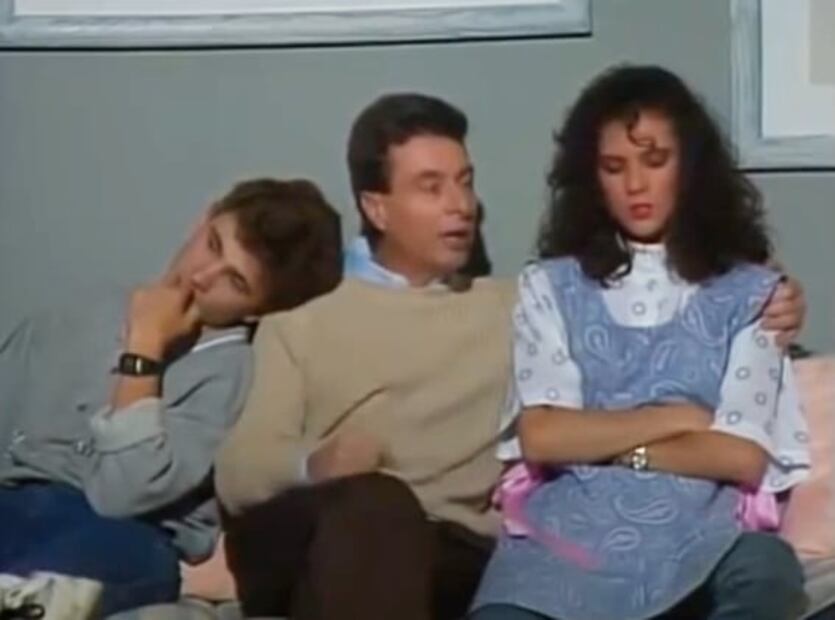 En “Papá soltero”, ¿César Costa era viudo o divorciado?