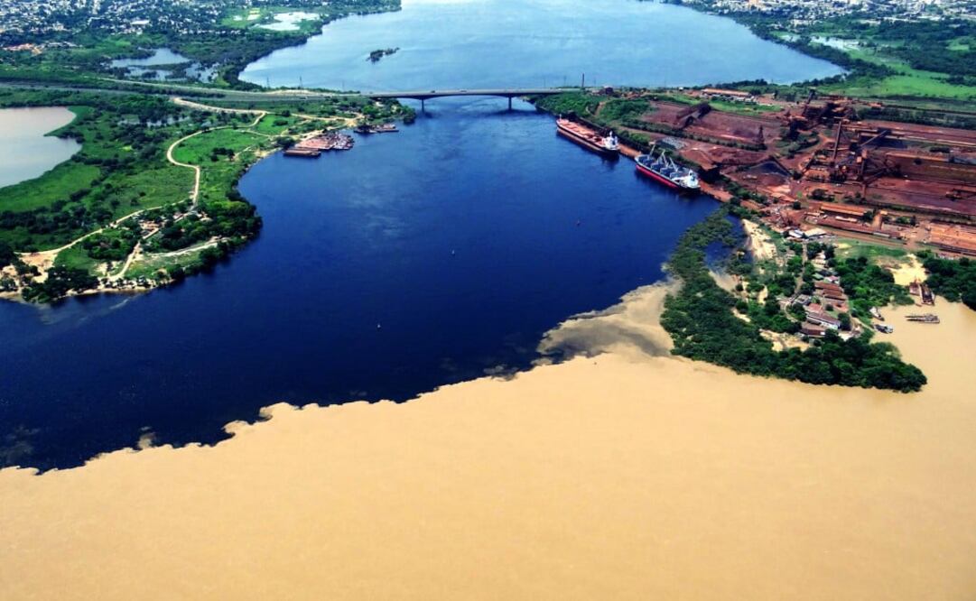 Desde el puente Angosturita se aprecia el espectáculo natural de sus cauces. (Foto: Heribert Dezeo)