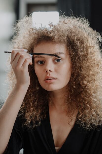  ¿Regresan las cejas ultrafinas? Guía práctica para lucirlas perfectas