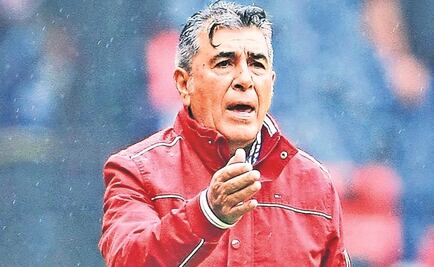 Reinoso deja definitivamente cargo de DT en Veracruz por enfermedad