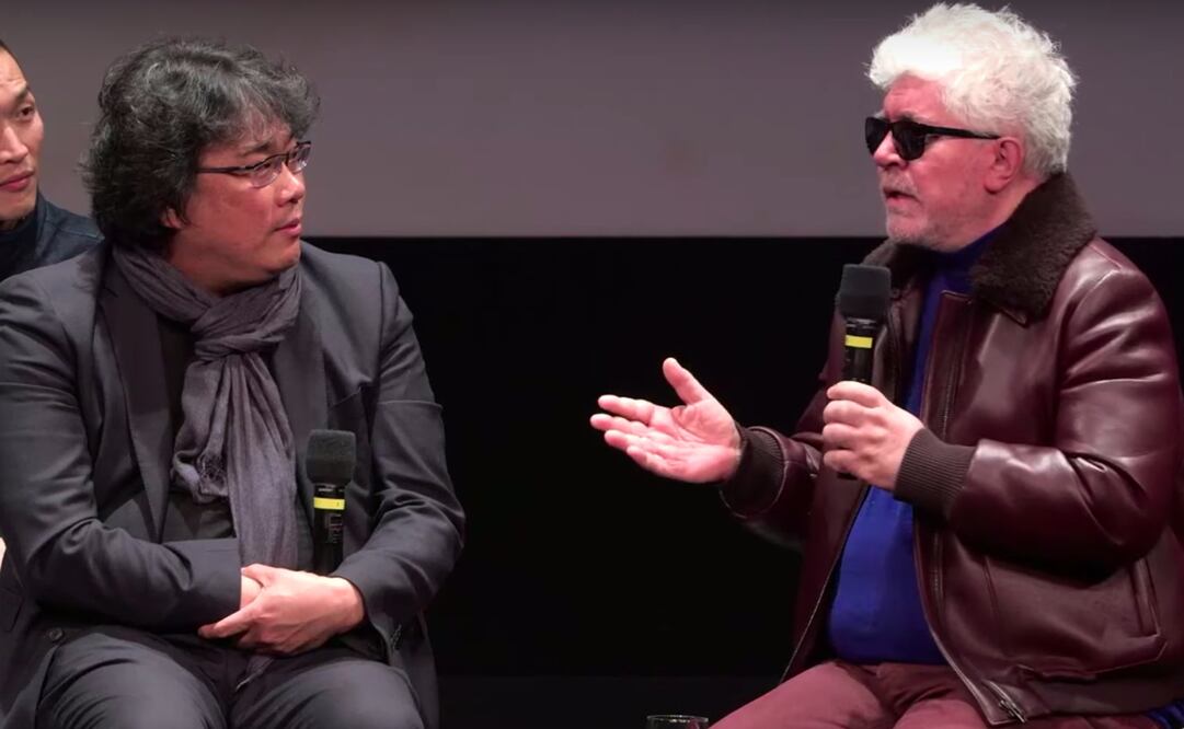 De izquierda a derecha: Bong Joon-ho y Pedro Almodóvar. Foto: Captura de pantalla