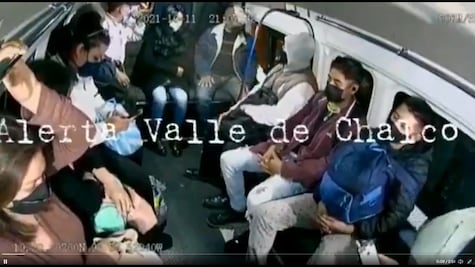 Video: sujetos armados asaltan combi en la México-Puebla; detienen a uno 