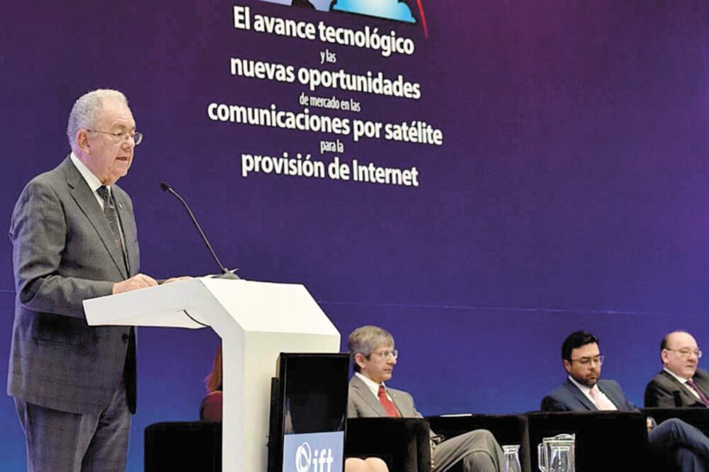 Javier Jiménez Espriú, titular de la Secretaría de Comunicaciones y Transportes, aseguró que la nueva política satelital no reemplazará a la de la administración anterior, pero se buscará que evolucione. Foto/CORTESÍA