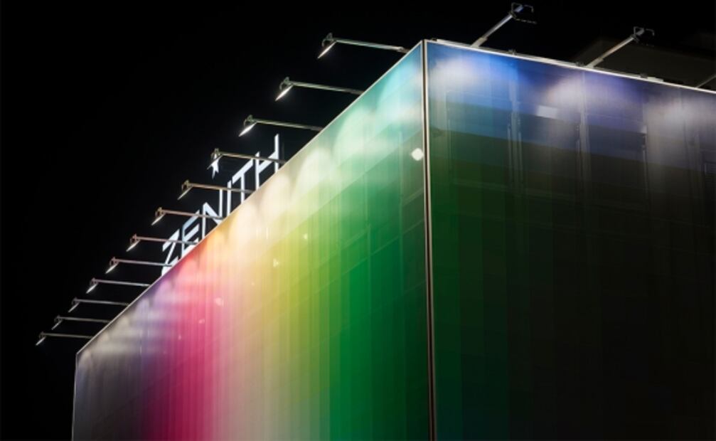 Zenith se inunda de color