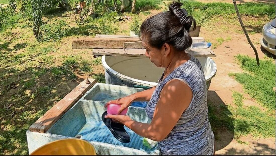 De acuerdo con habitantes de la región de los volcanes, el agua de los deshielos llega muy sucia, por lo que solo la utilizan para actividades domésticas y no para su consumo. Foto: Diego Montesinos