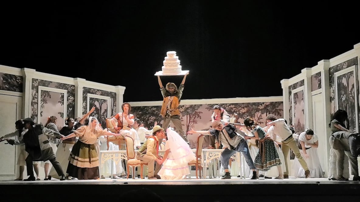 Una escena de Las Bodas de Fígaro, célebre ópera de Wolfgang Amadeus Mozart, puesta en escena en el Teatro
de las Artes. Crédito: Lázaro Azar