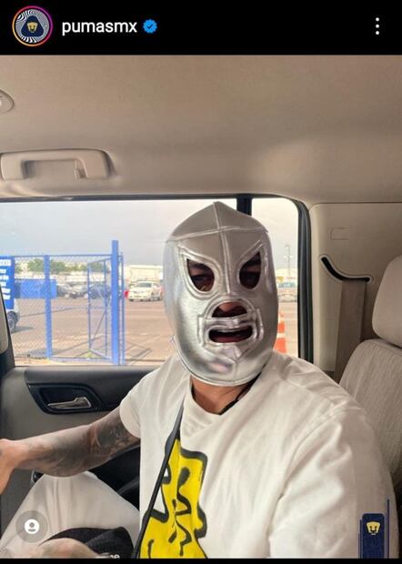 Dani Alves, feliz en México, ya posa con la máscara de El Santo