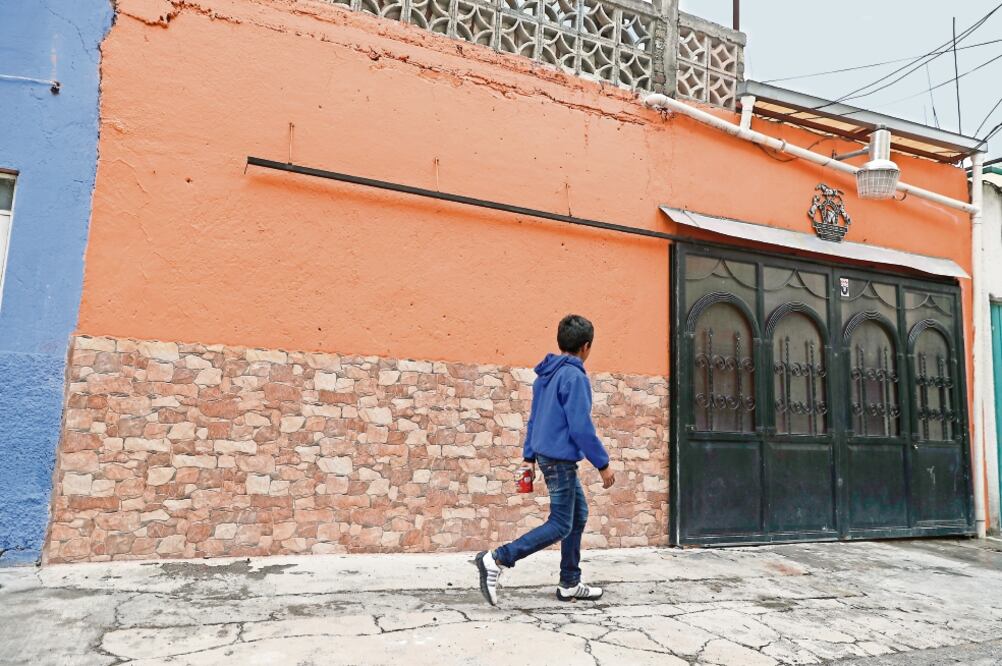 En pesquisas posteriores peritos de la procuraduría hallaron la presunta constancia de nacimiento del menoe, la cual es de Estados Unidos (ARCHIVO EL UNIVERSAL)