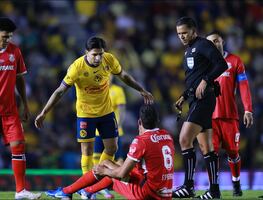 ¿Penal sobre Henry Martín y roja para Alexis Vega? Esto dijeron algunos exsilbantes sobre el arbitraje en la Final