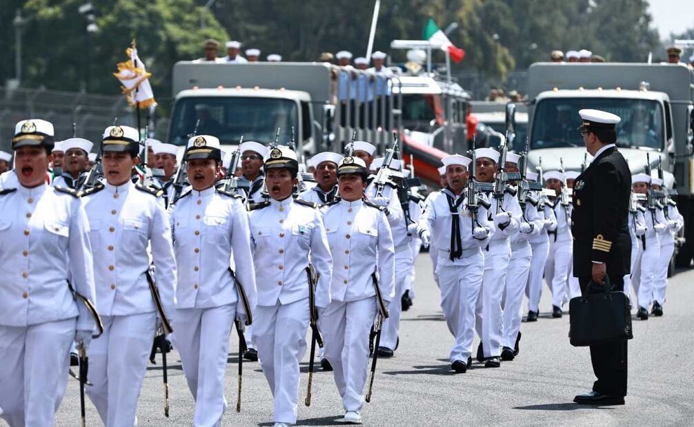 Práctica del contingente de Marina para su participación en el desfile cívico-militar conmemorativo al "CCXV Aniversario del Inicio de la Guerra de Independencia de México", en las instalaciones del Autódromo Hermanos Rodríguez este 9 de septiembre de 2025. Foto: Berenice Fregoso/ EL UNIVERSAL