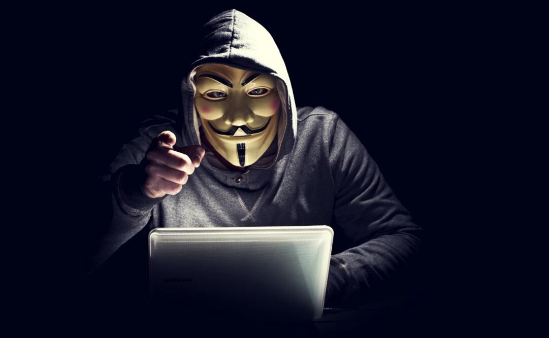 Anonymous llamó a sus seguidores a investigar y exhibir aquello que Trump no quiere que sea revelado al público