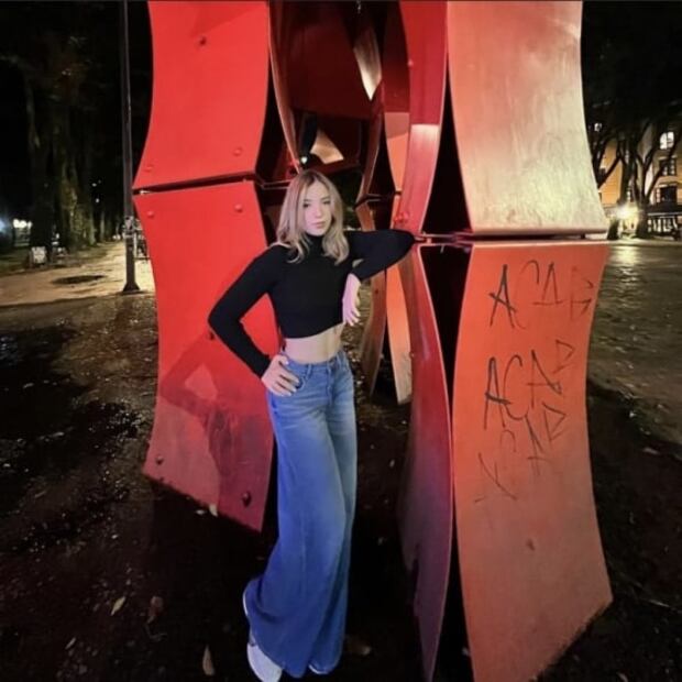 Hija de Andrea Legarreta tiene los jeans más cool de la temporada