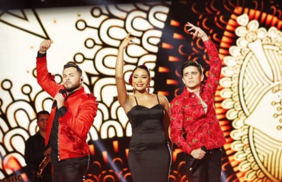 "La Academia"; Una noche de duetos y canciones escritas por los concursantes