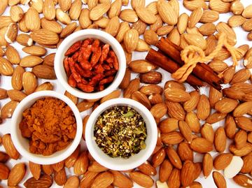 ¿Qué son y para qué sirven los superalimentos?