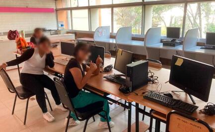 Académico de la UNAM salva equipos de cómputo; entrega a estudiantes que los necesiten