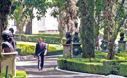 Los Pinos will be open to everyone on December 1