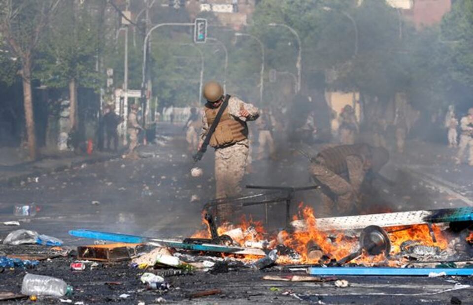 Aumenta a 11 la cifra de muertos por protestas en Chile