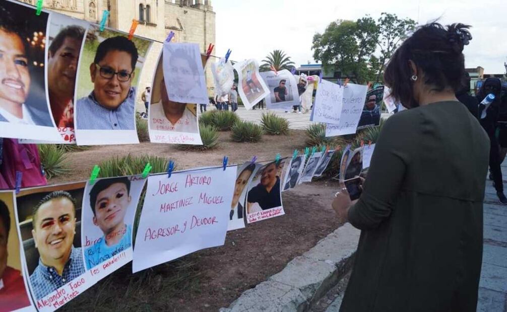 El tendedero de deudores alimentarios, nacido en Oaxaca, llega al Complejo Cultural de Los Pinos en la CDMX. Foto: Edwin Hernández