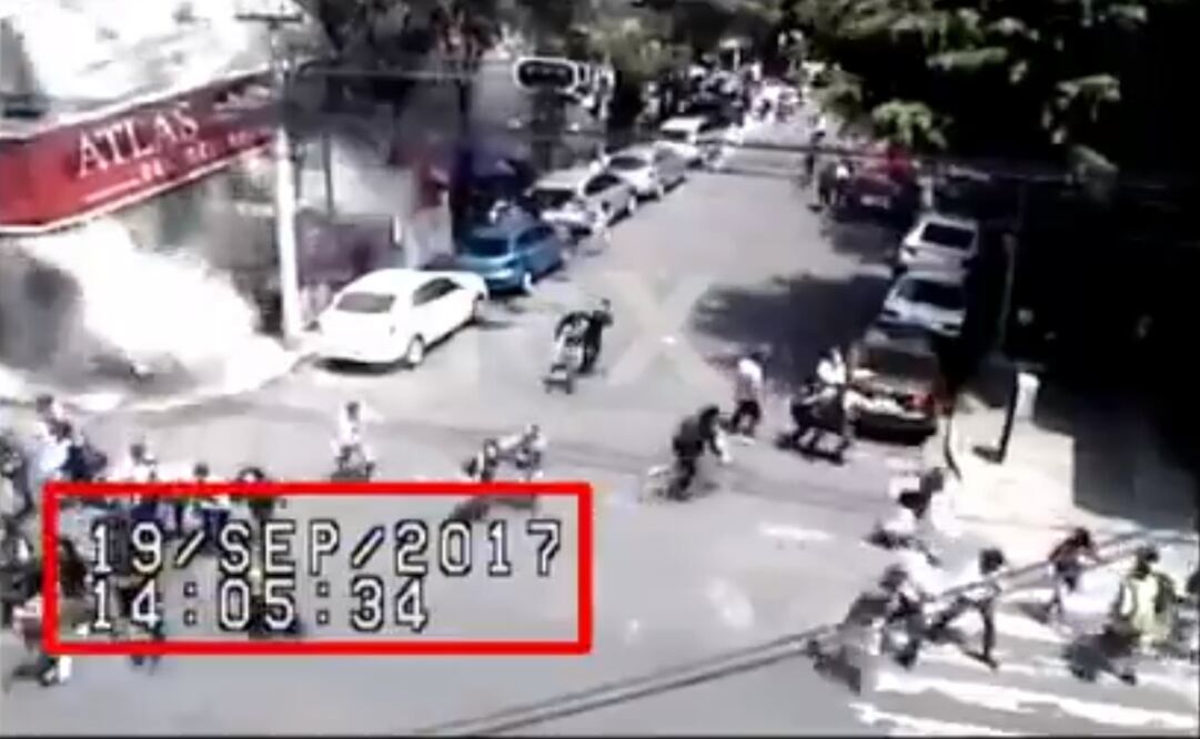 En la imagen se muestran la calle San Luis Potosí esquina con Medellín, el la colonia Roma Sur (Foto: tomada del video)