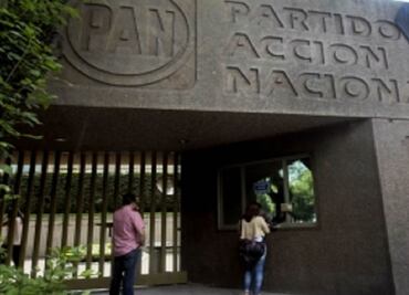 Brazos derechos azules van contra corrupción