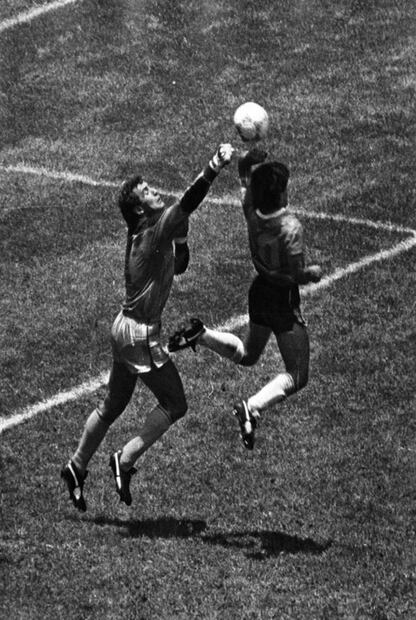 Del Maradona juvenil al último partido; reproducimos 11 notas históricas del "Pelusa"