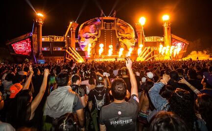 Laura León sorprende cantando "suavecito suavecito" en el EDC