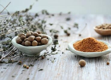 Estas son las hierbas y especias que debes tener en tu dieta