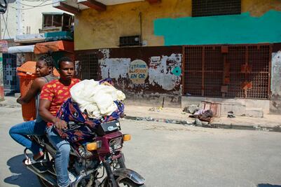 Diplomáticos de EU y europeos salen de Haití